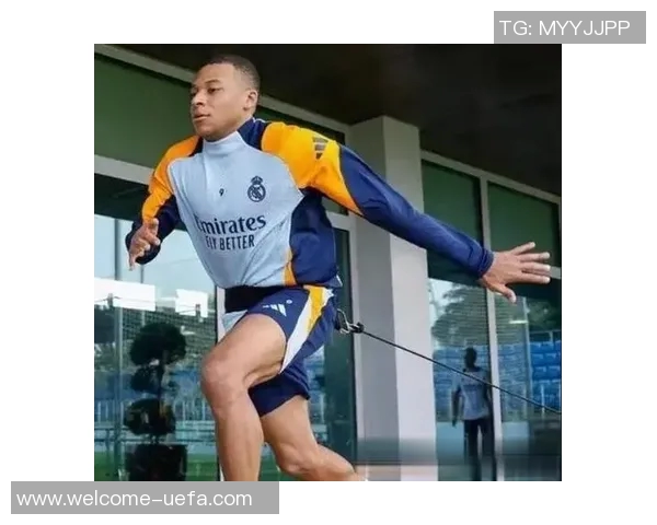 法媒曝姆巴佩捐款事件警员因未报告被罚提前退休引发热议 法媒曝姆巴佩捐款事件警员因未报告被罚提前退休引发热议