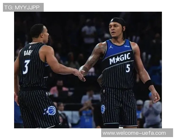 森林狼魔术老鹰骑士等队争抢年薪1289万的科比怀特