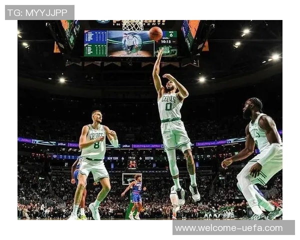 米勒表现低迷11投仅中3全场仅得14分助攻和篮板均不理想